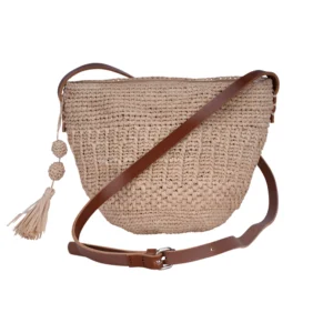 Pochette en raphia, lanière en cuir marron foncé