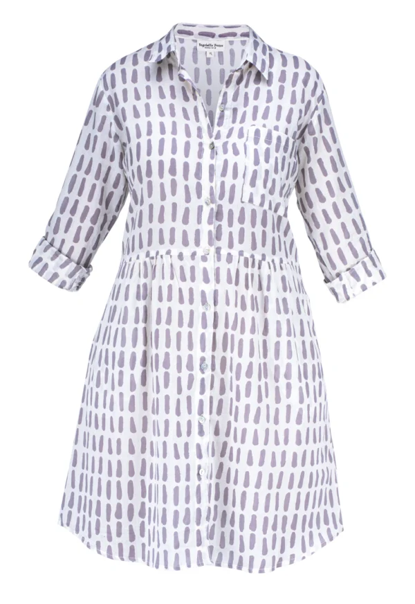 Robe à motif mauve sur fond blanc