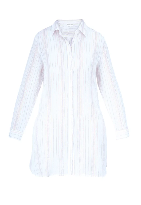 Robe chemise à rayure claire sur fond blanc