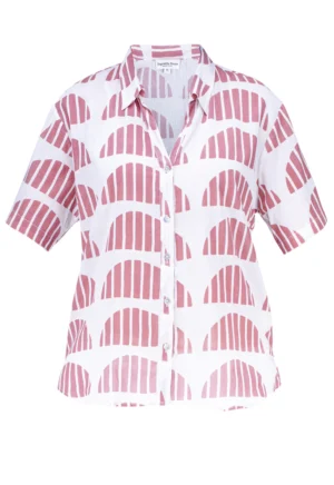 chemise à motif rose sur fond blanc